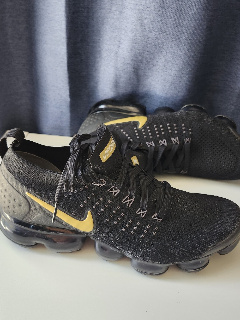 Women's Size 9/26 CM Nike Air VaporMax Flyknit 2 Black Metallic Gold 942843-012